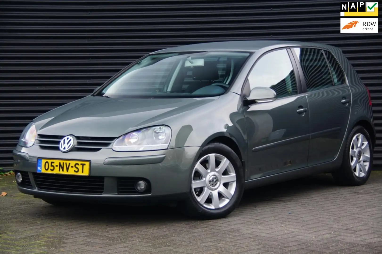 Volkswagen Golf 1.6 FSI Sportline | Geweldige staat | Cruise | Cli Vert - 1