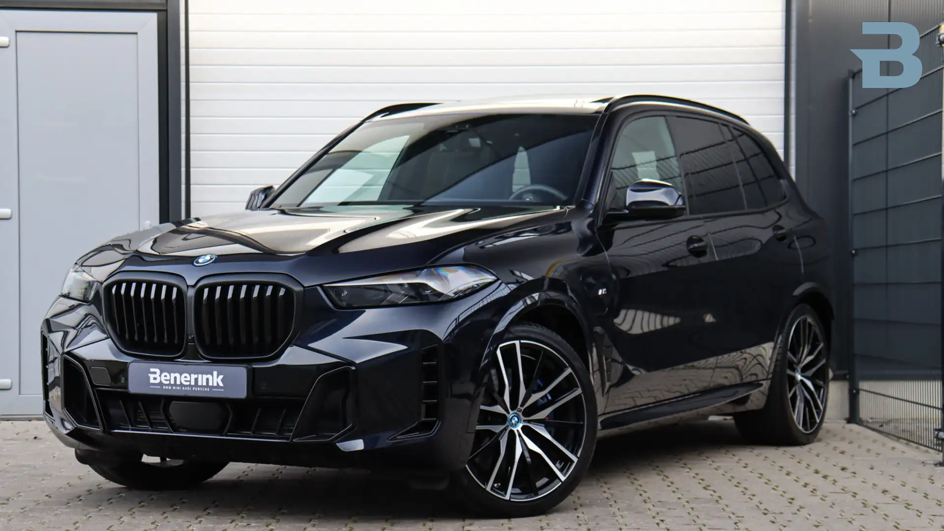 BMW X5 xDrive50e M-Sport Pro | Massage | Sky Lounge | Har Noir - 1