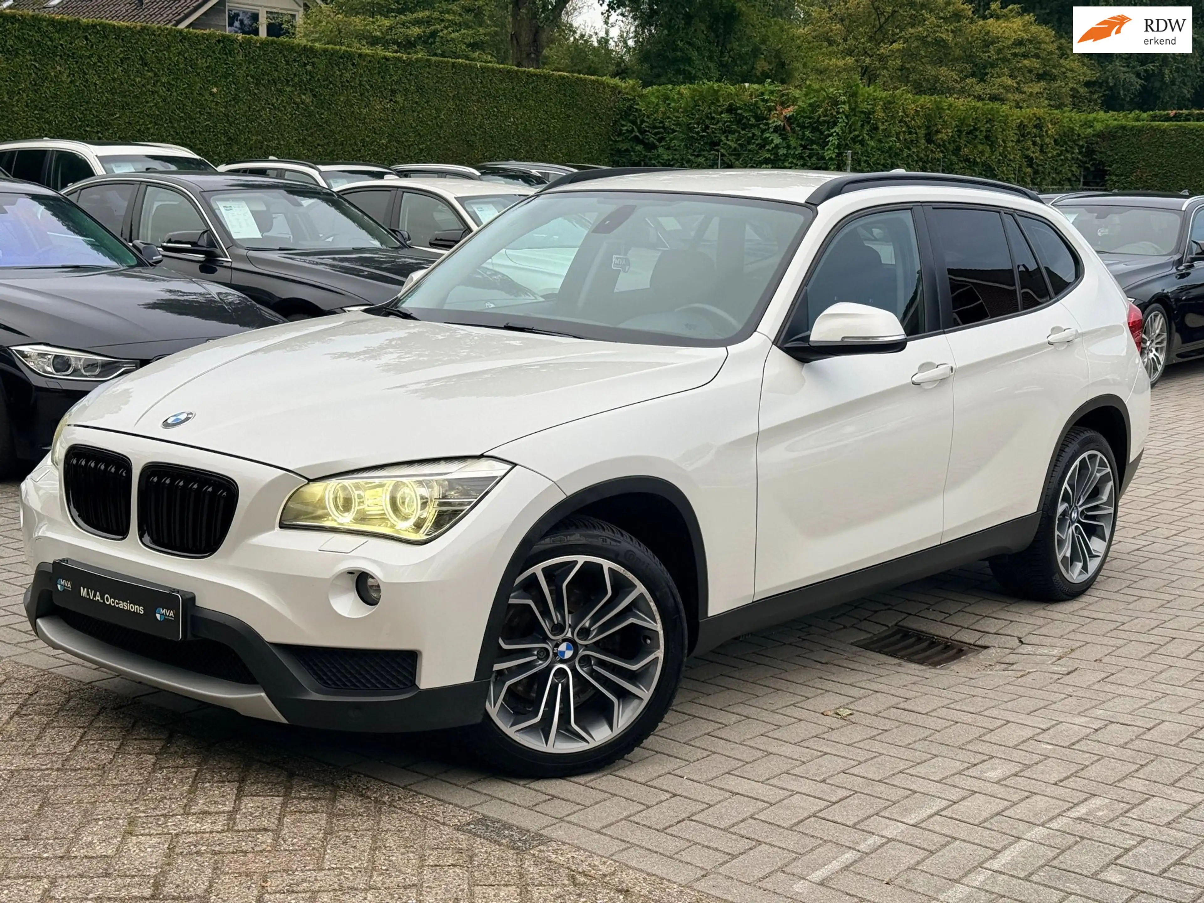 BMW X1 SDrive18i|Nieuwe Ketting + Klepseals|Navigatie|Tre