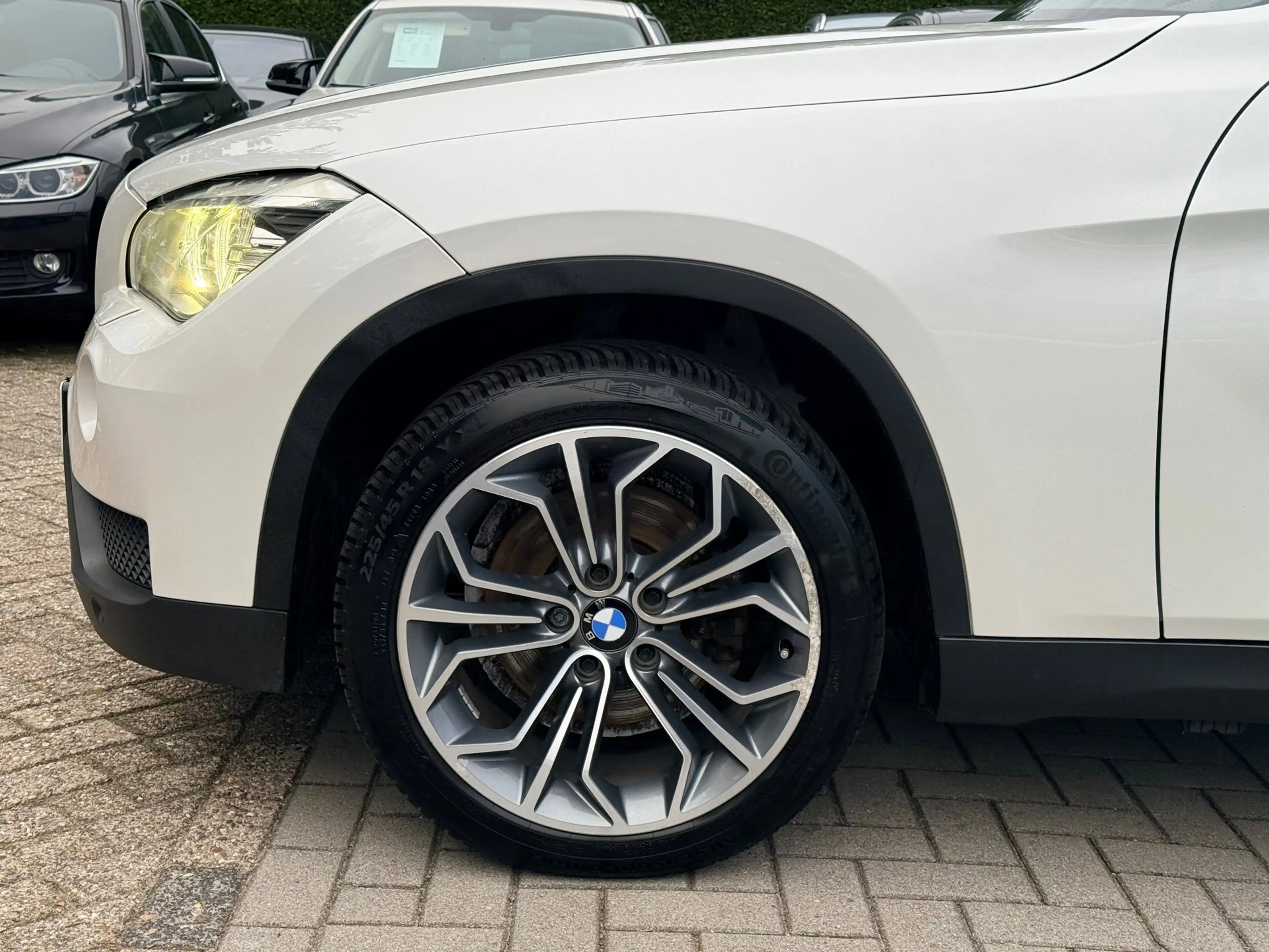 BMW X1 SDrive18i|Nieuwe Ketting + Klepseals|Navigatie|Tre — photo 14
