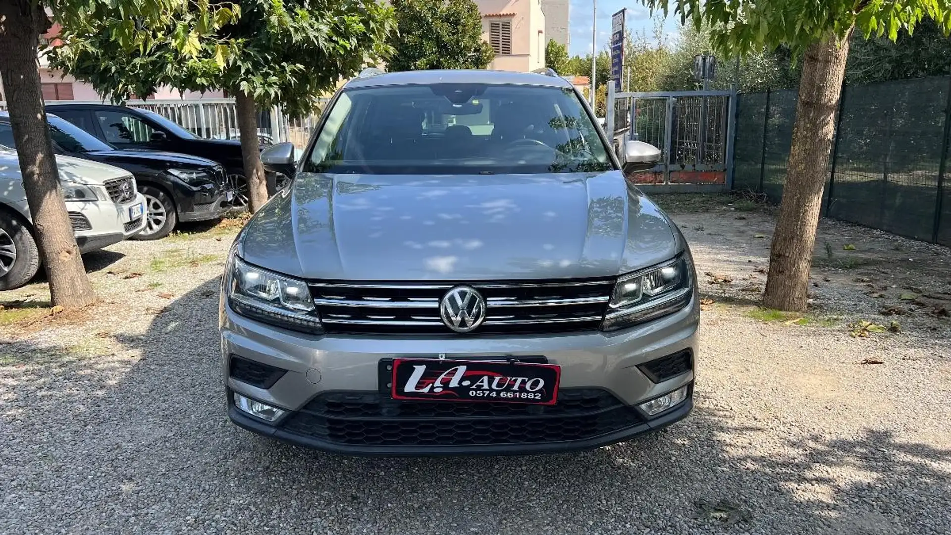 Volkswagen Tiguan 2.0 tdi Executive 4motion 150cv dsg Grigio - 2
