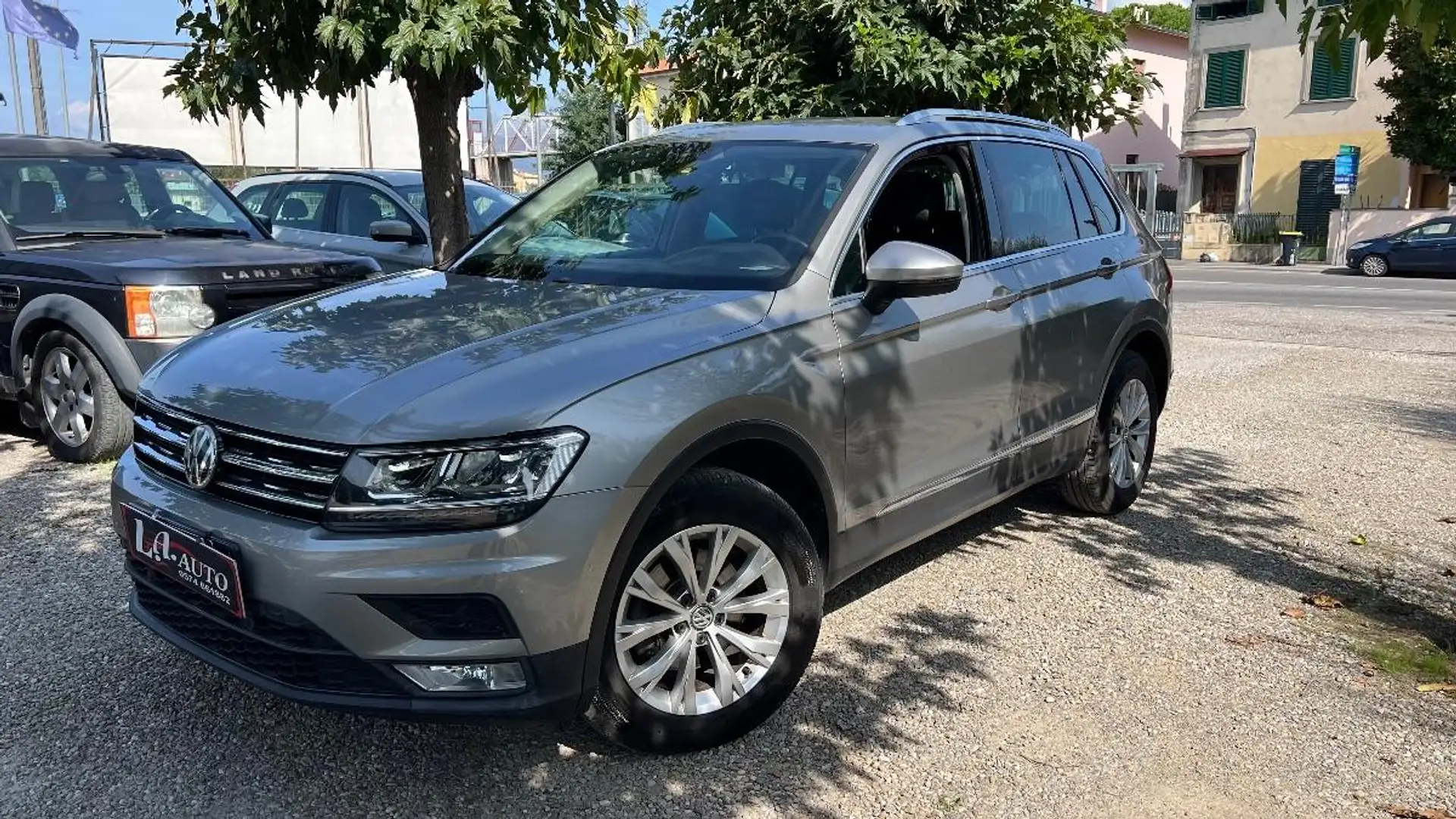 Volkswagen Tiguan 2.0 tdi Executive 4motion 150cv dsg Grigio - 1