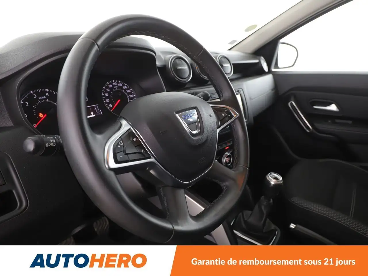 Dacia Duster — photo 11
