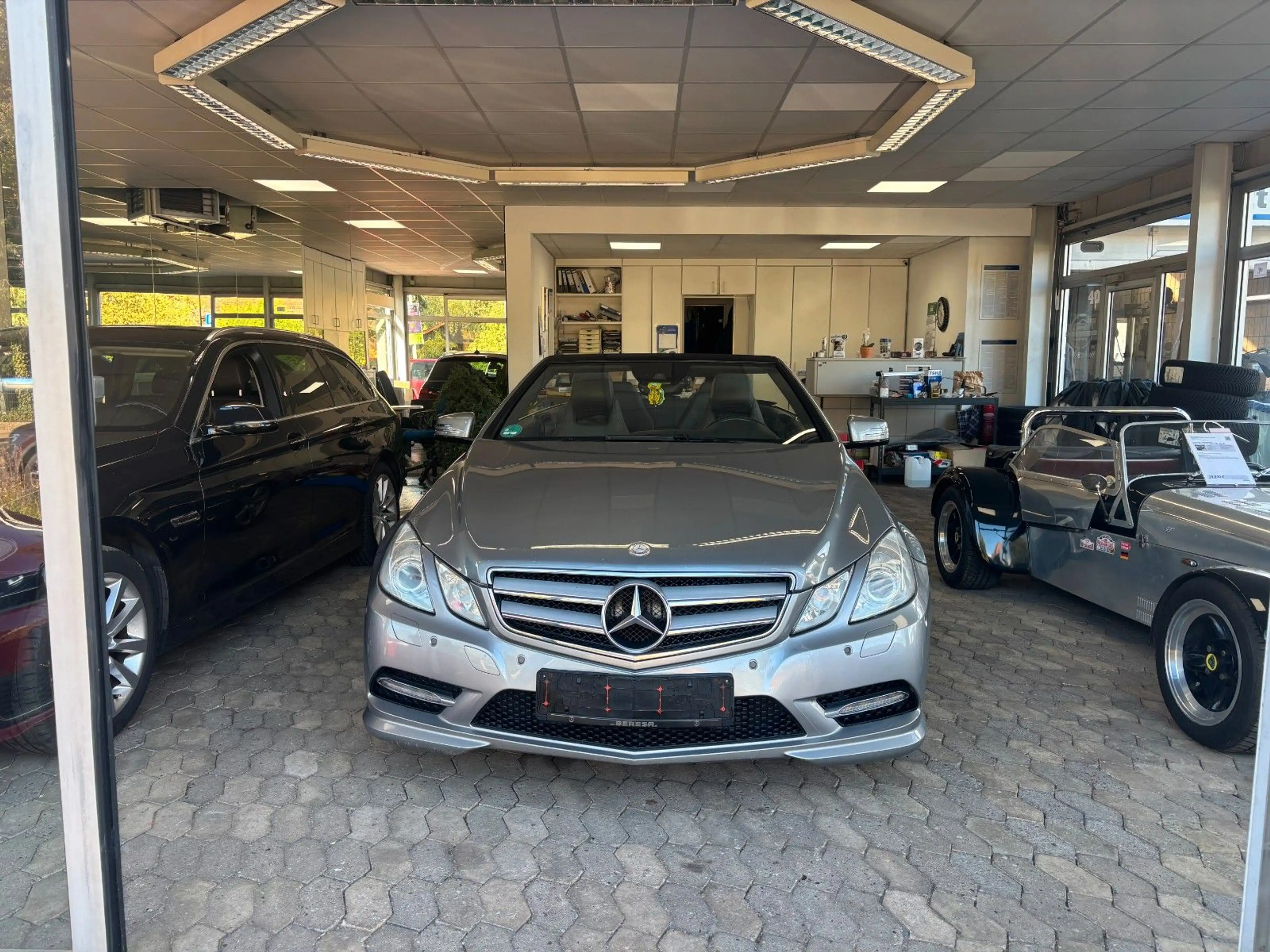 Mercedes-Benz E 220 E Cabrio E 220 CDI BlueEfficiency — photo 2