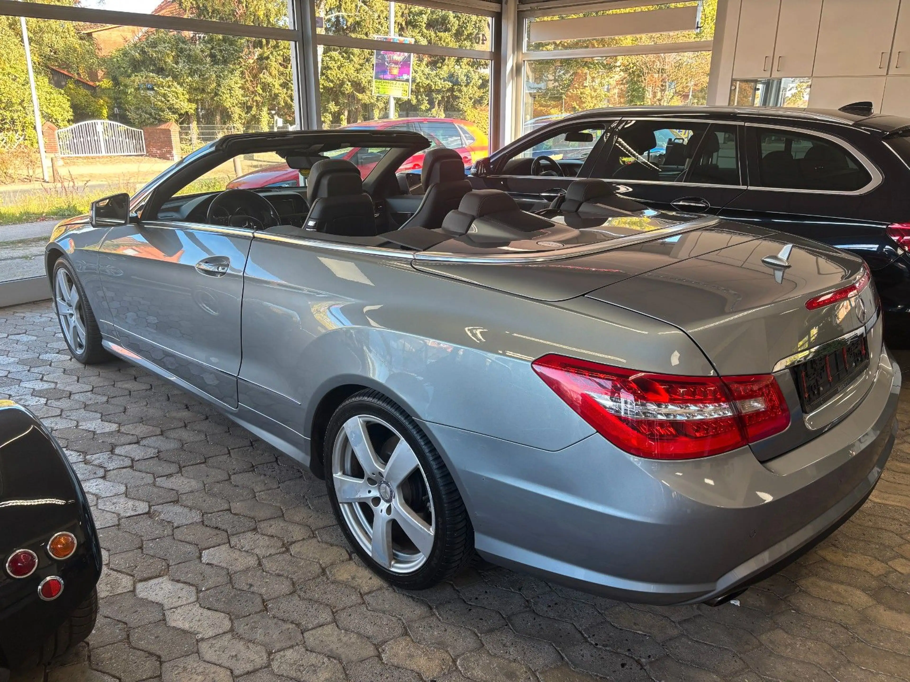 Mercedes-Benz E 220 E Cabrio E 220 CDI BlueEfficiency — photo 10