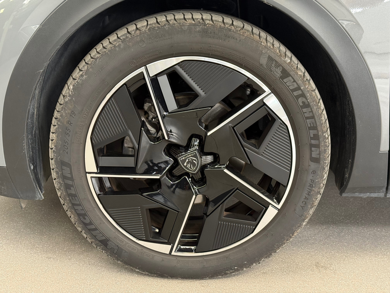 Peugeot 408 408 1.2 Turbo MHEV GT S — photo 13