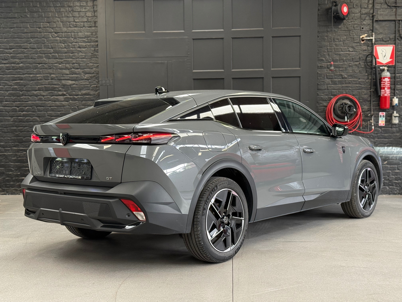 Peugeot 408 408 1.2 Turbo MHEV GT S — photo 9