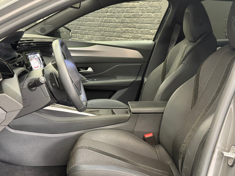 Peugeot 408 408 1.2 Turbo MHEV GT S — photo 15