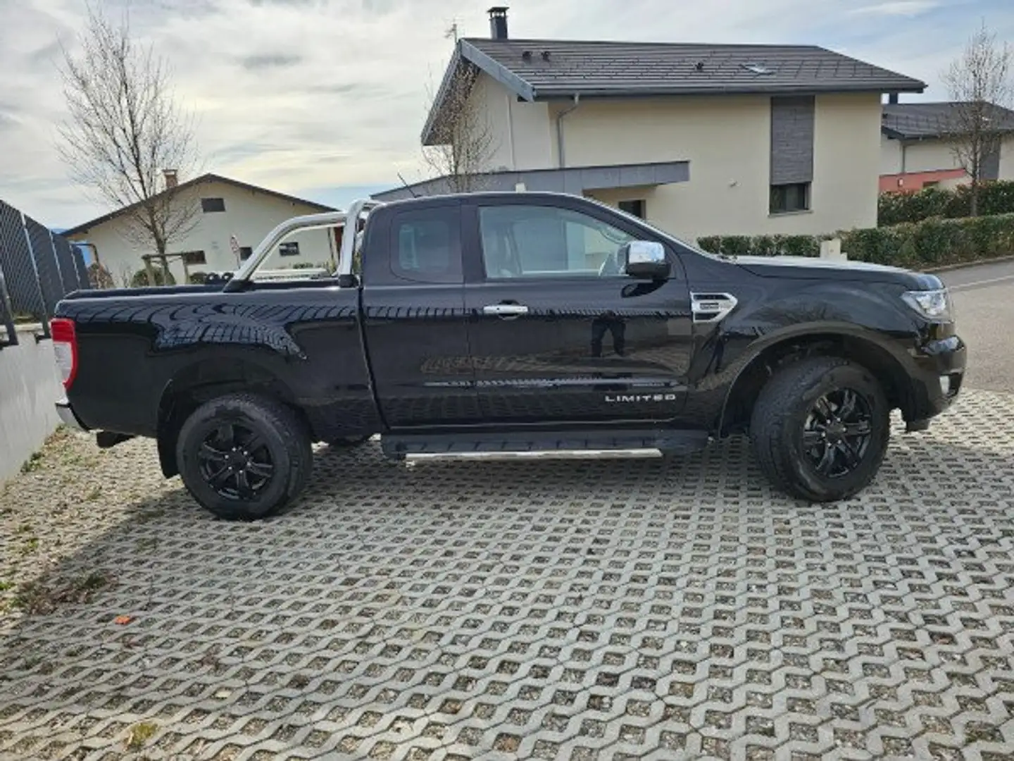 Ford Ranger SUPER CABINE 2.0 ECOBLUE 213 BV10 LIMITED Noir - 2