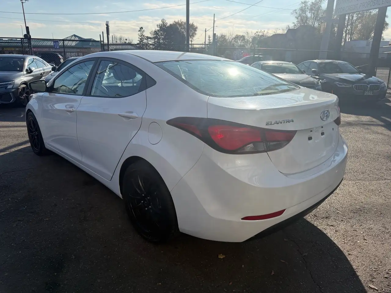Hyundai ELANTRA снимка Hyundai ELANTRA