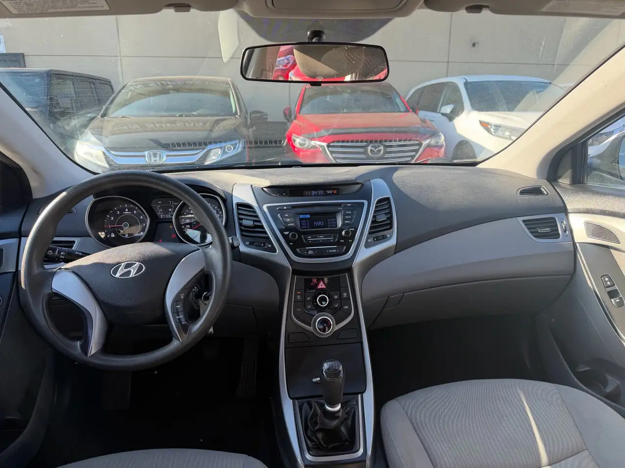 Hyundai ELANTRA снимка Hyundai ELANTRA