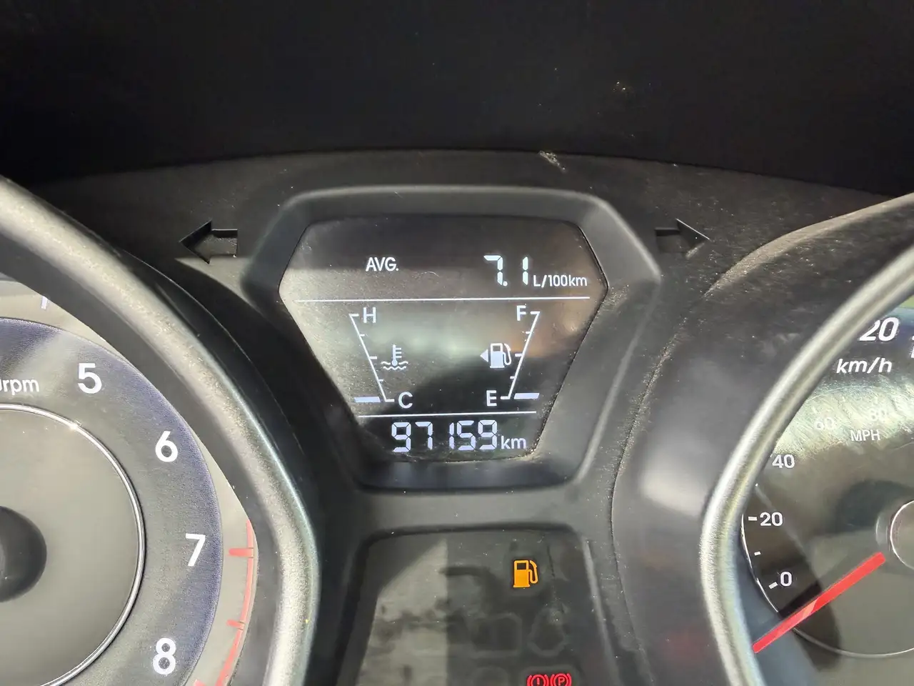 Hyundai ELANTRA снимка Hyundai ELANTRA