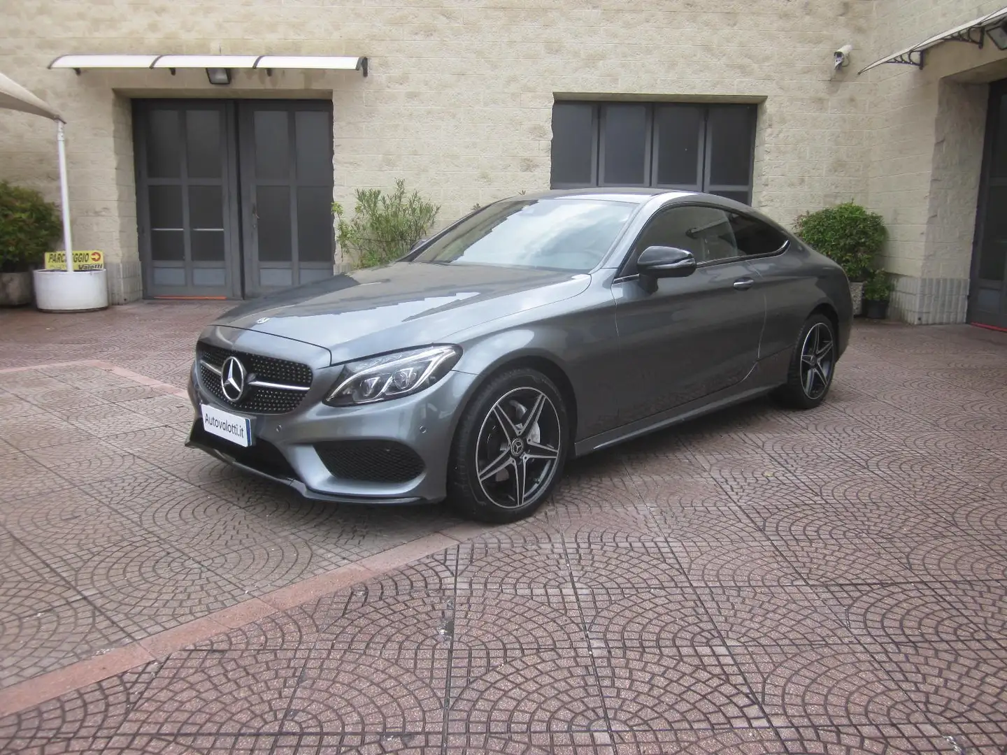 Mercedes-Benz C 220 d Auto 4Matic Coupé Premium AMG Night Gris - 1