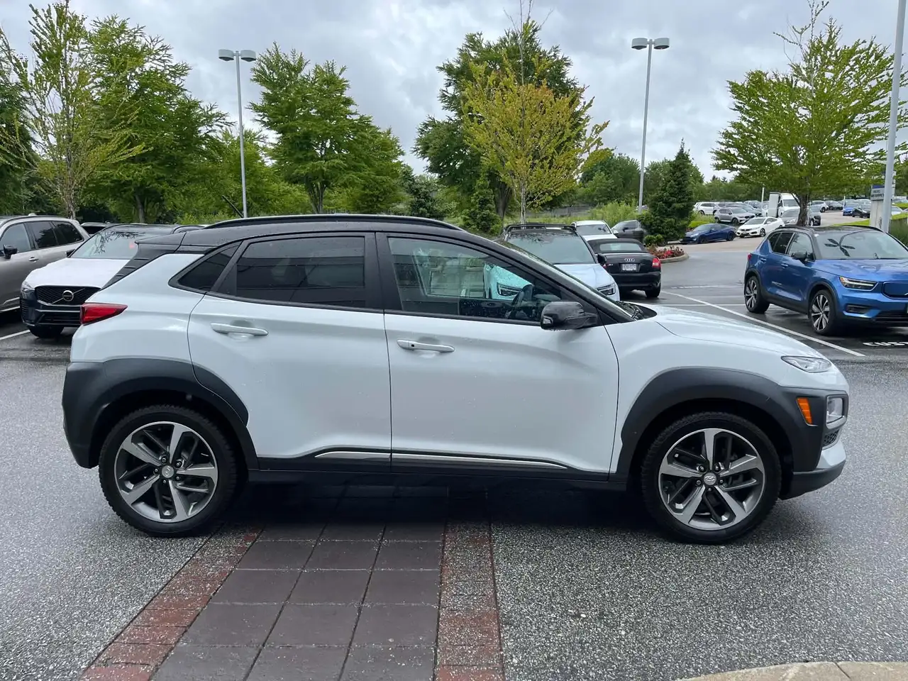 Hyundai KONA снимка Hyundai KONA