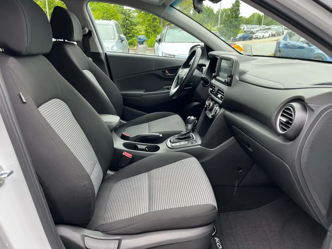 Hyundai KONA снимка Hyundai KONA