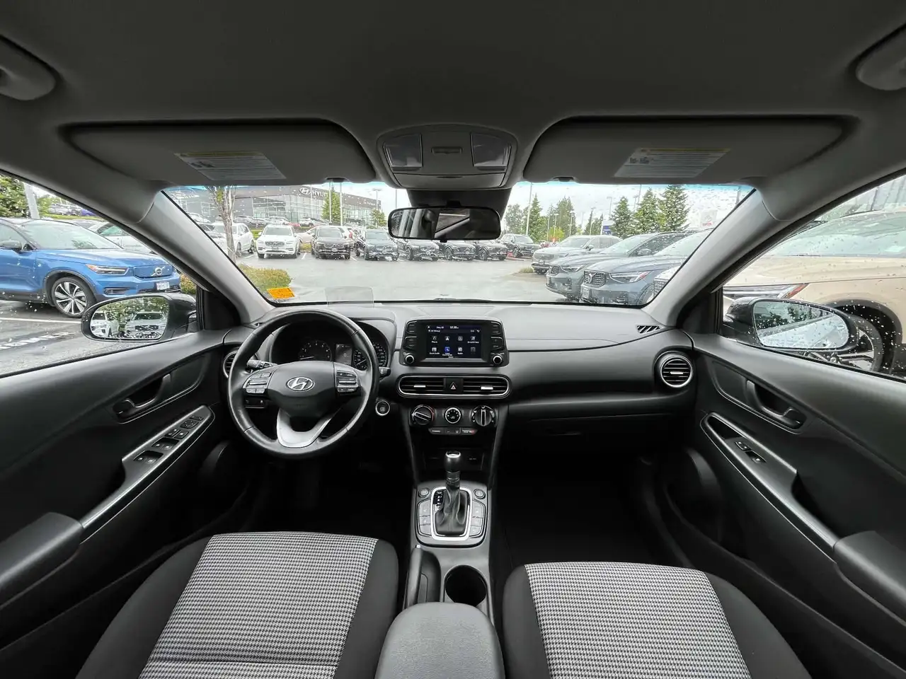 Hyundai KONA снимка Hyundai KONA