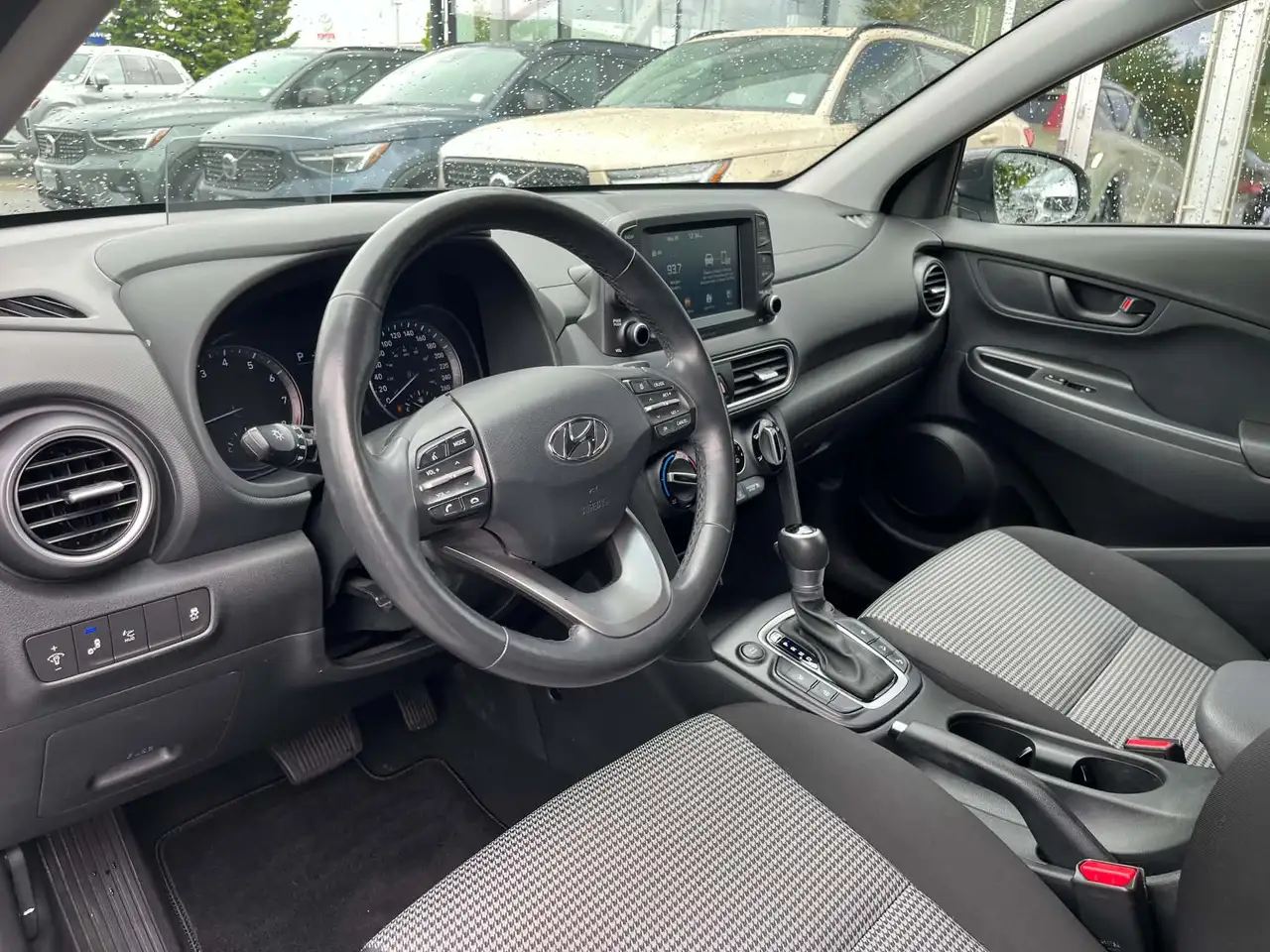 Hyundai KONA снимка Hyundai KONA