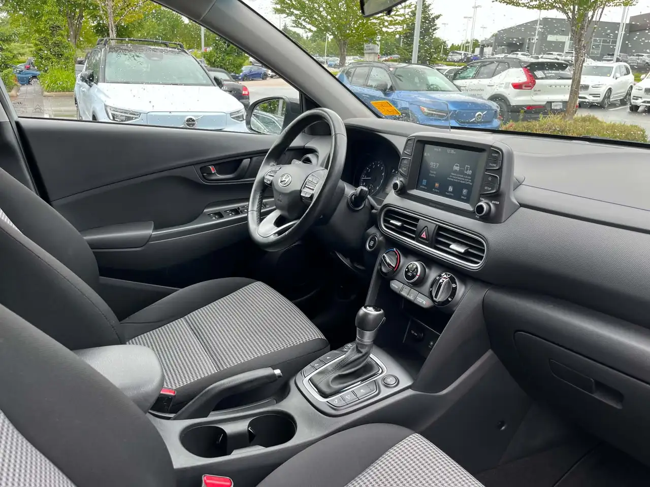 Hyundai KONA снимка Hyundai KONA