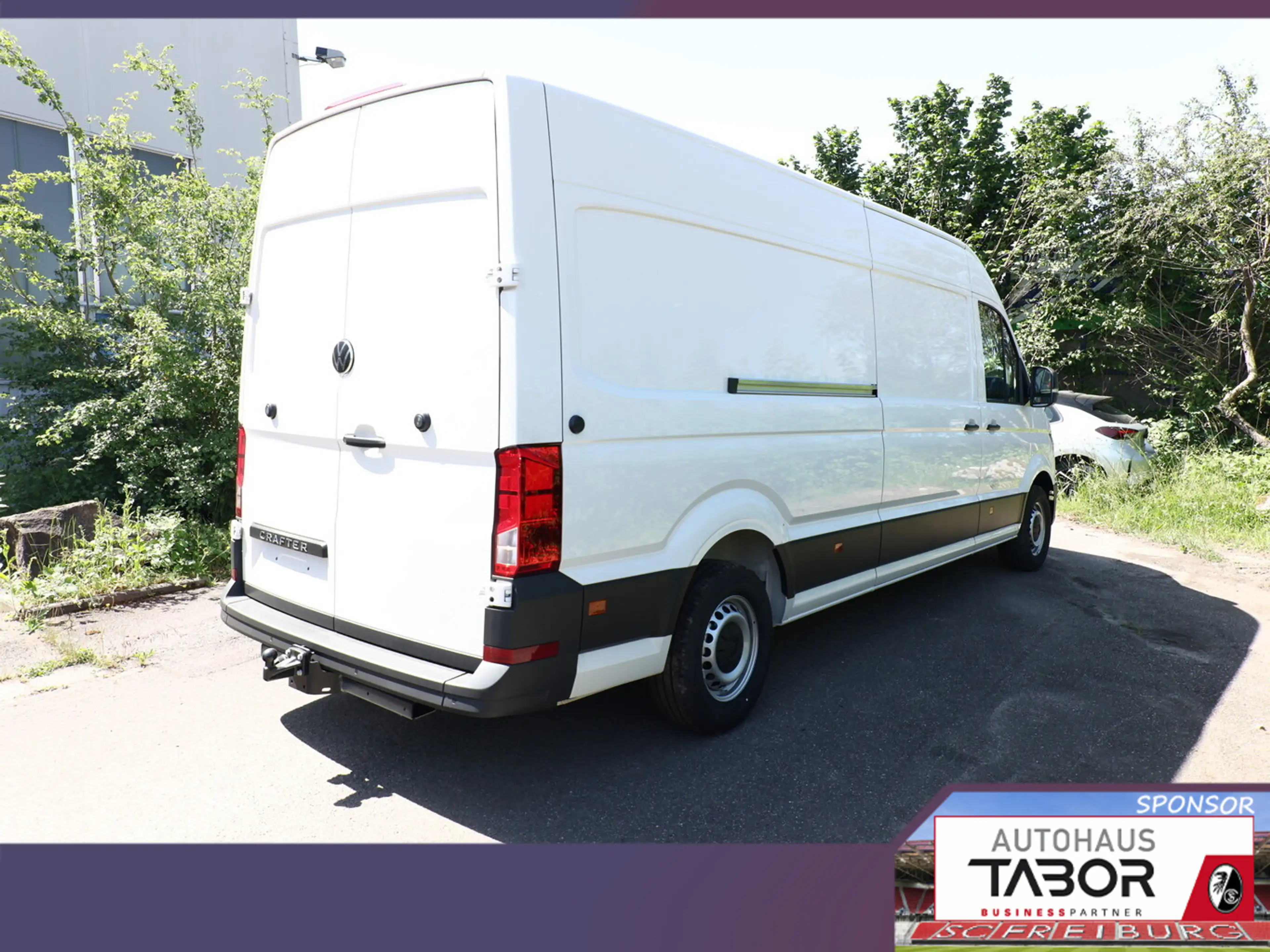 Volkswagen Crafter 35 L4H3 AT8 3S AHK Temp AppCo UVP-43%* — photo 3