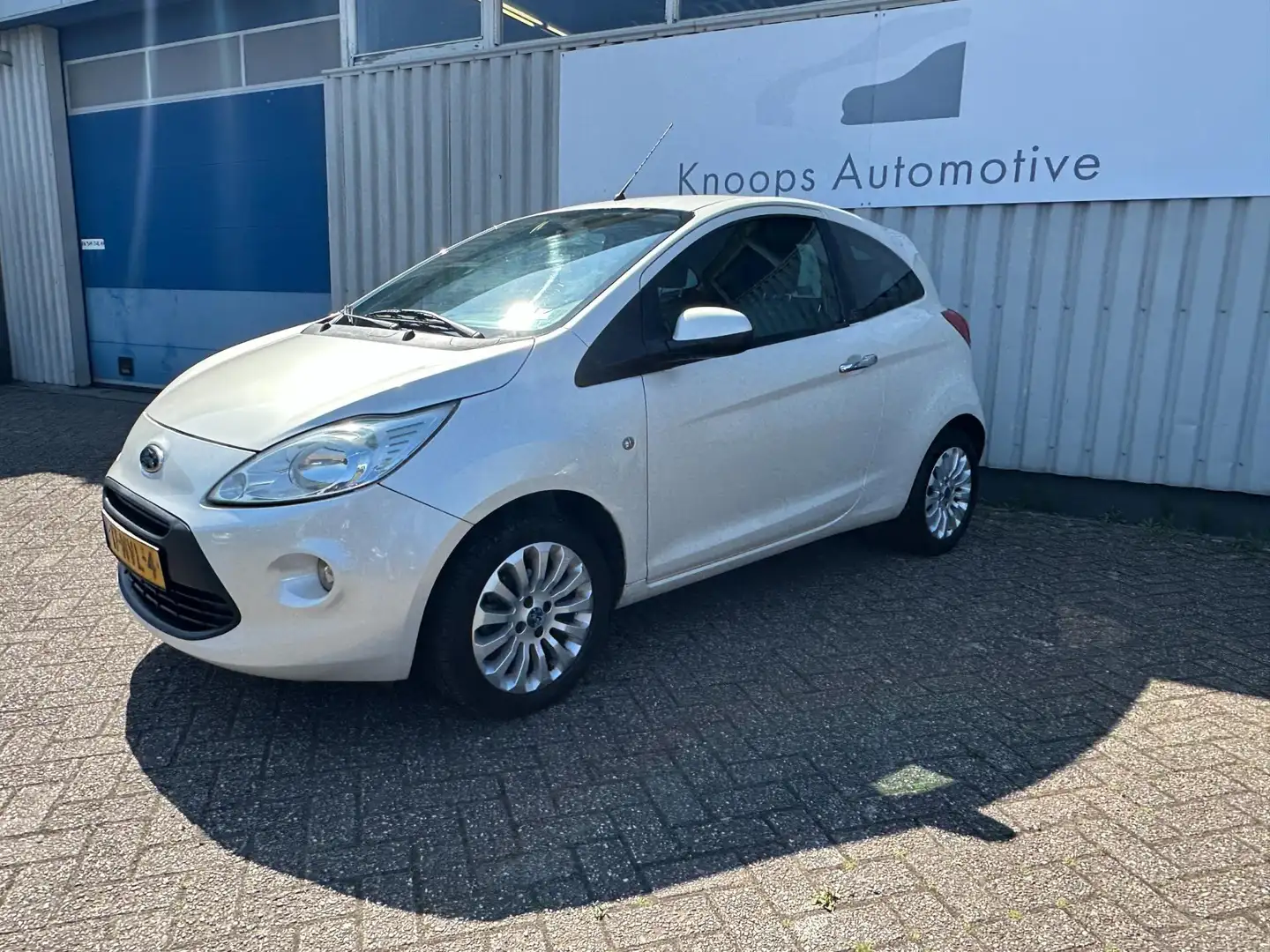 Ford Ka/Ka+ 1.2 Titanium X Airco, Apk 04/2026 Wit - 2