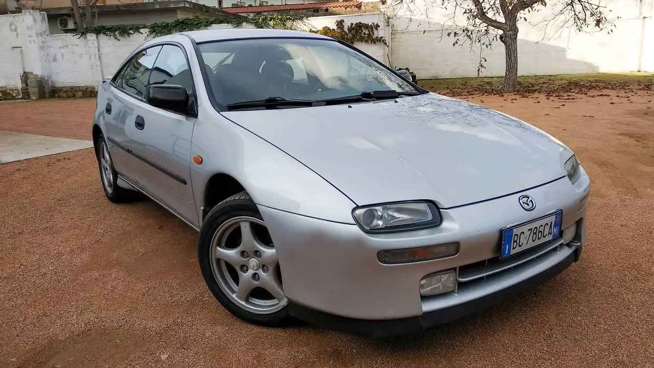 Mazda 323F Lantis 2.0 24v GT, foto 2