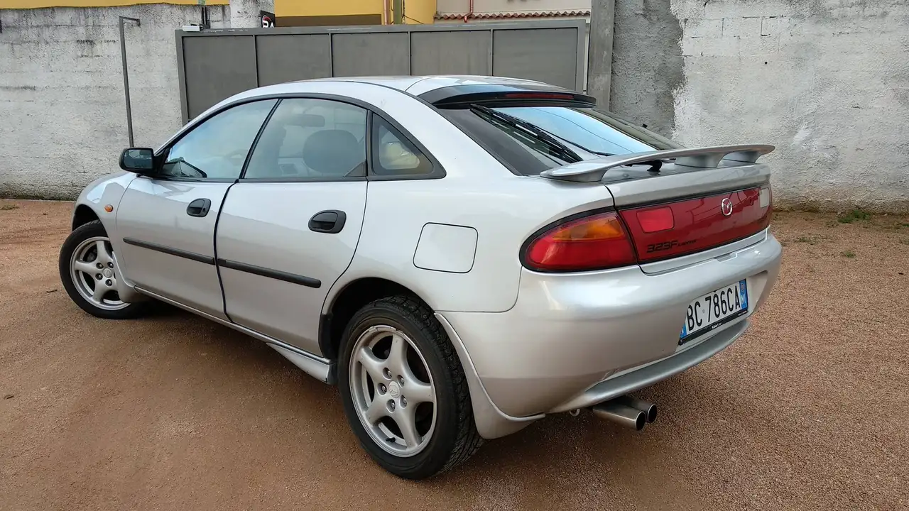 Mazda 323F Lantis 2.0 24v GT, foto 6