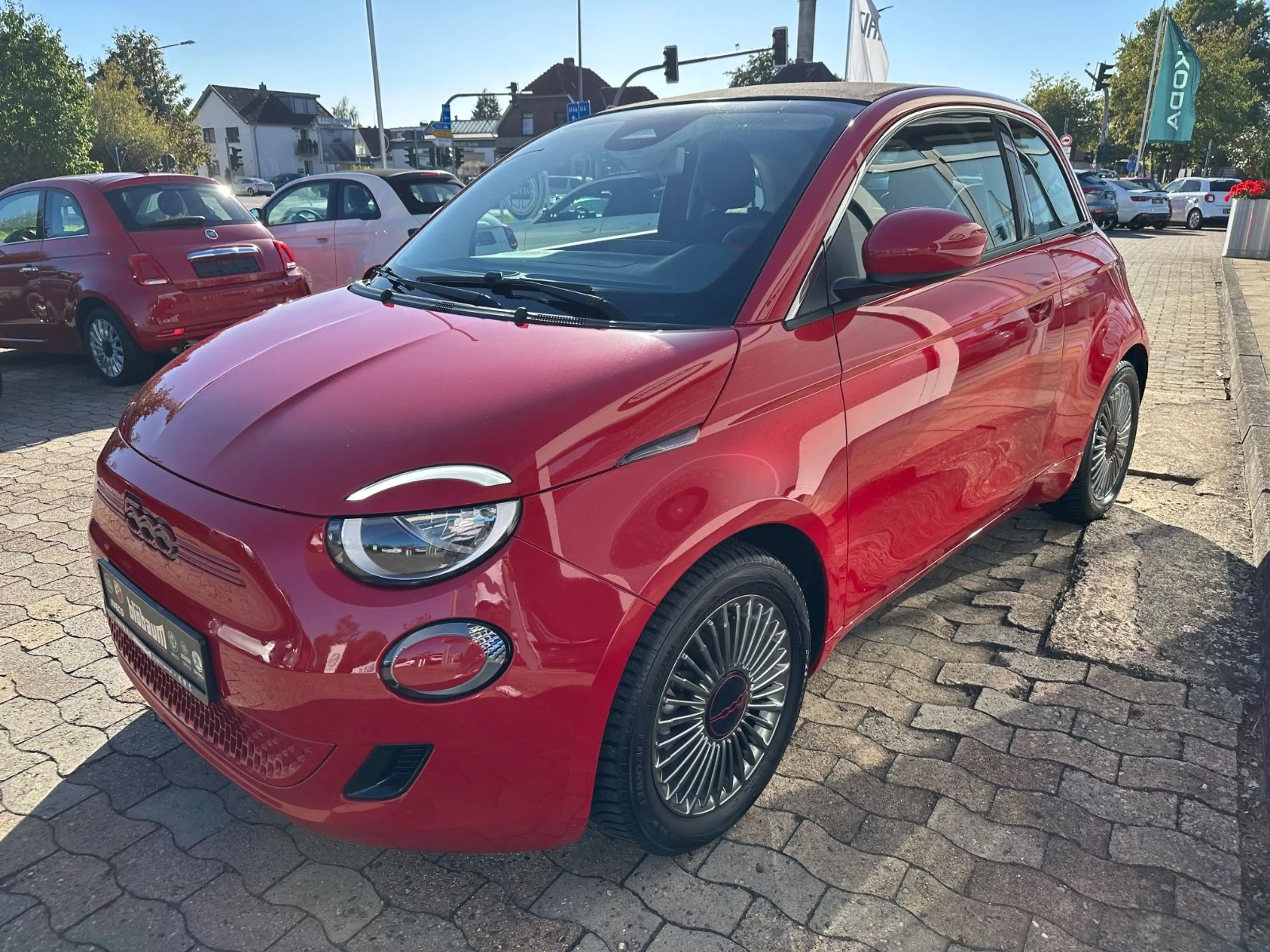 Fiat 500e 500 e Red — photo 4