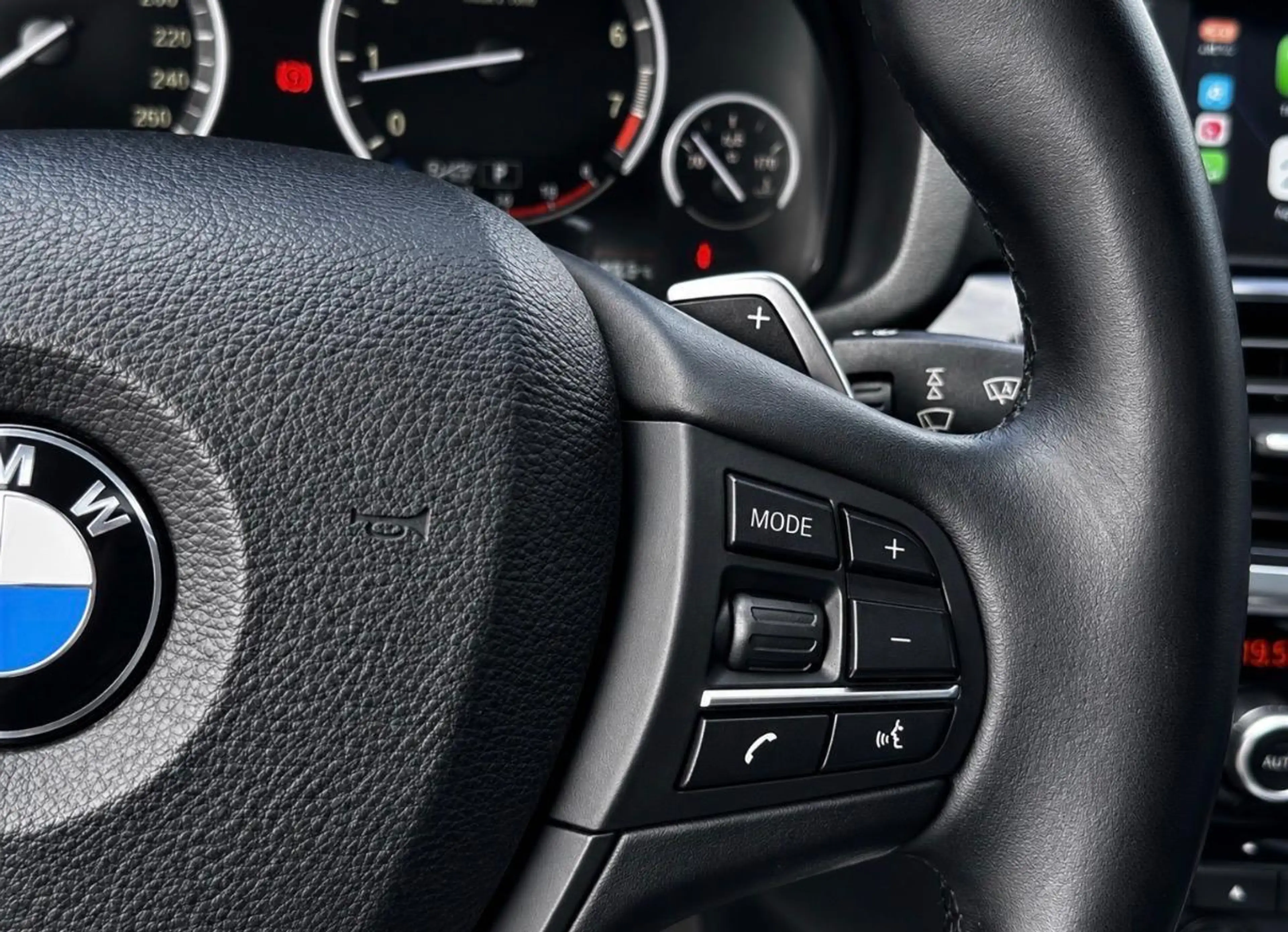 BMW X4 xDrive35i High Executive — photo 14
