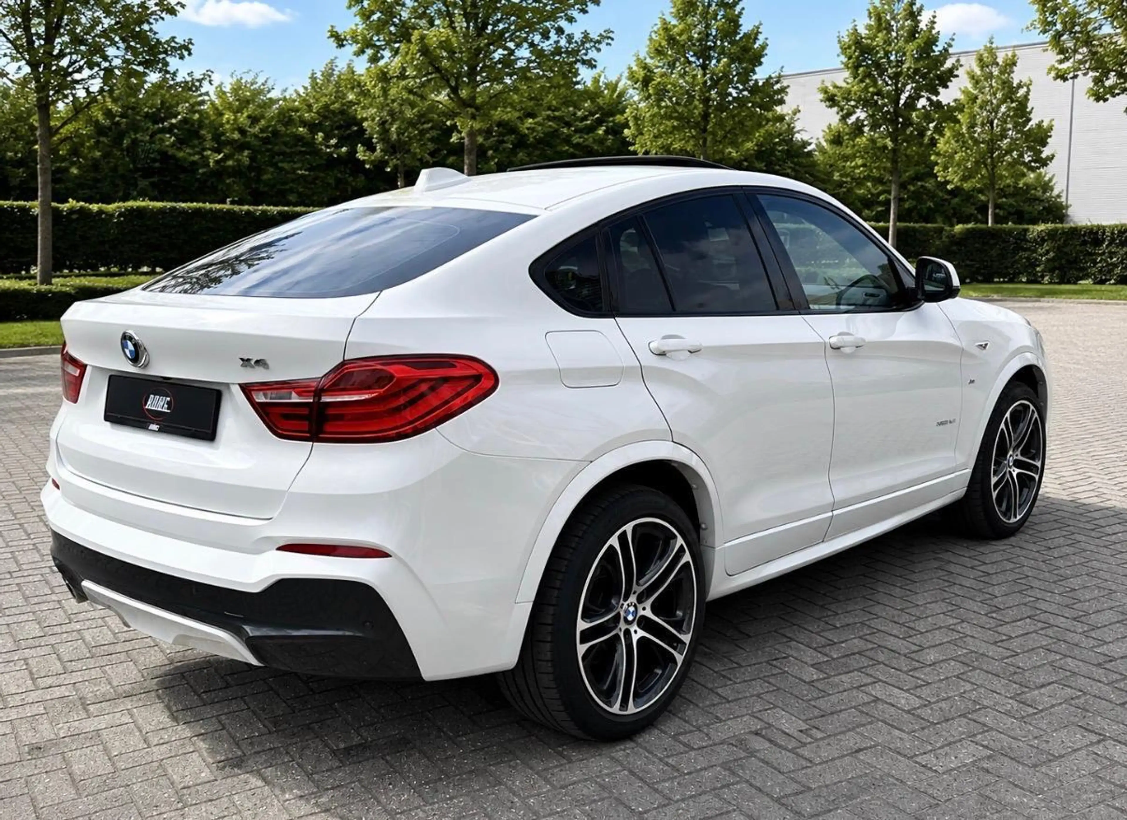 BMW X4 xDrive35i High Executive — photo 3