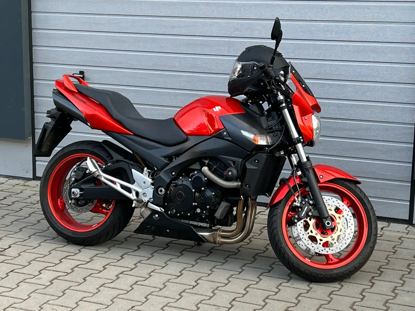 Suzuki GSR 600 Orange - 1