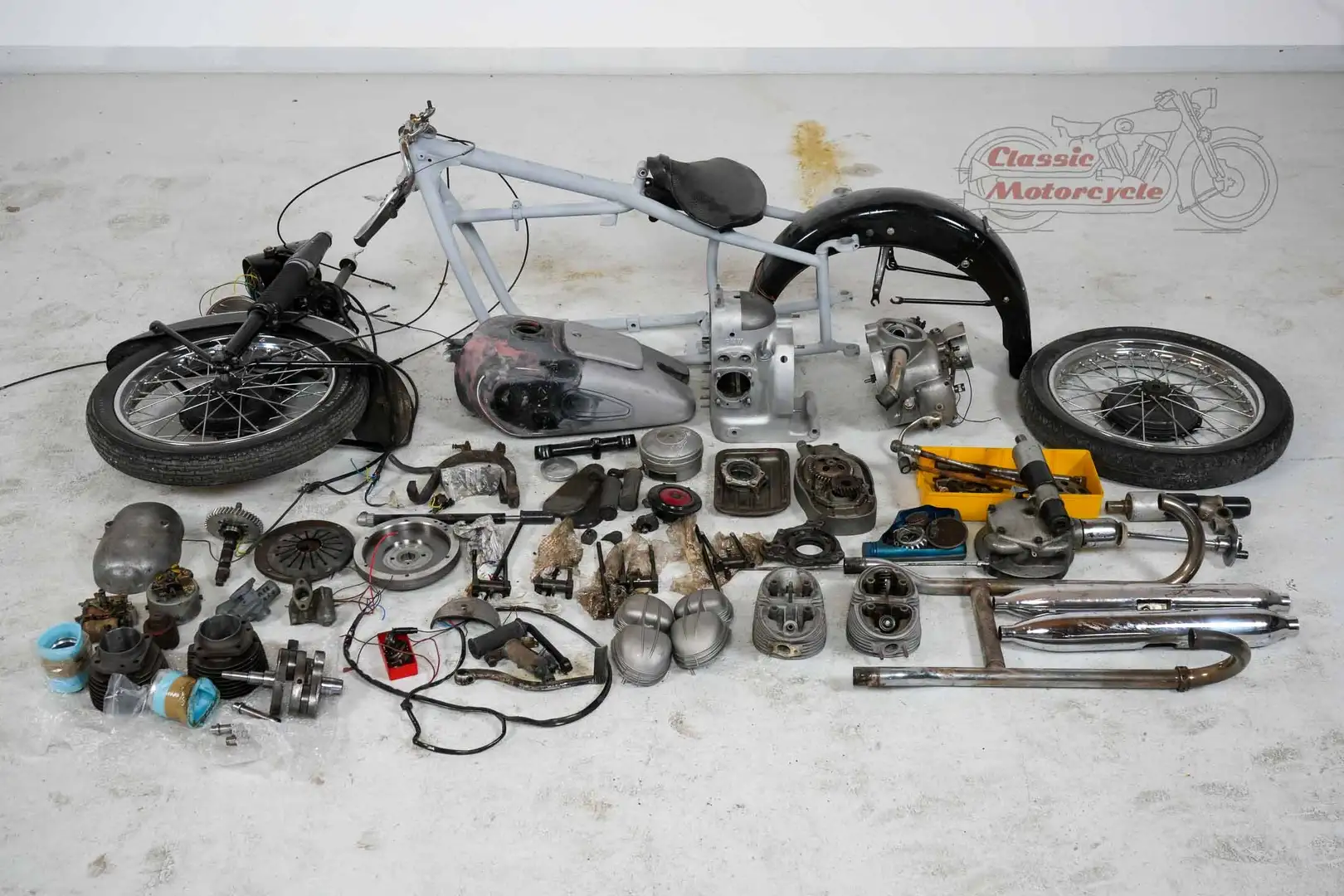 BMW R 68 1952 600cc 2 cyl ohv Schwarz - 1