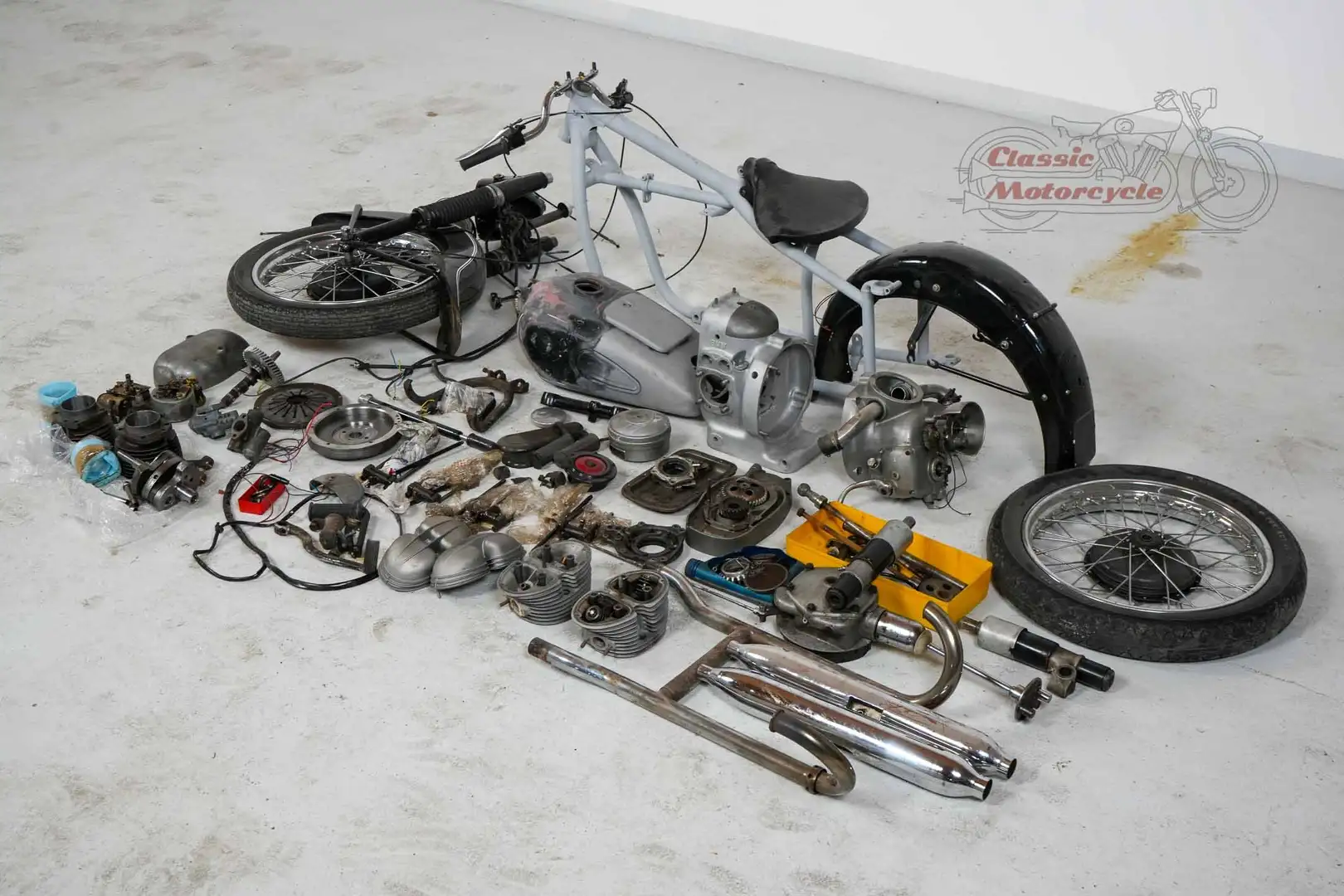 BMW R 68 1952 600cc 2 cyl ohv Schwarz - 2