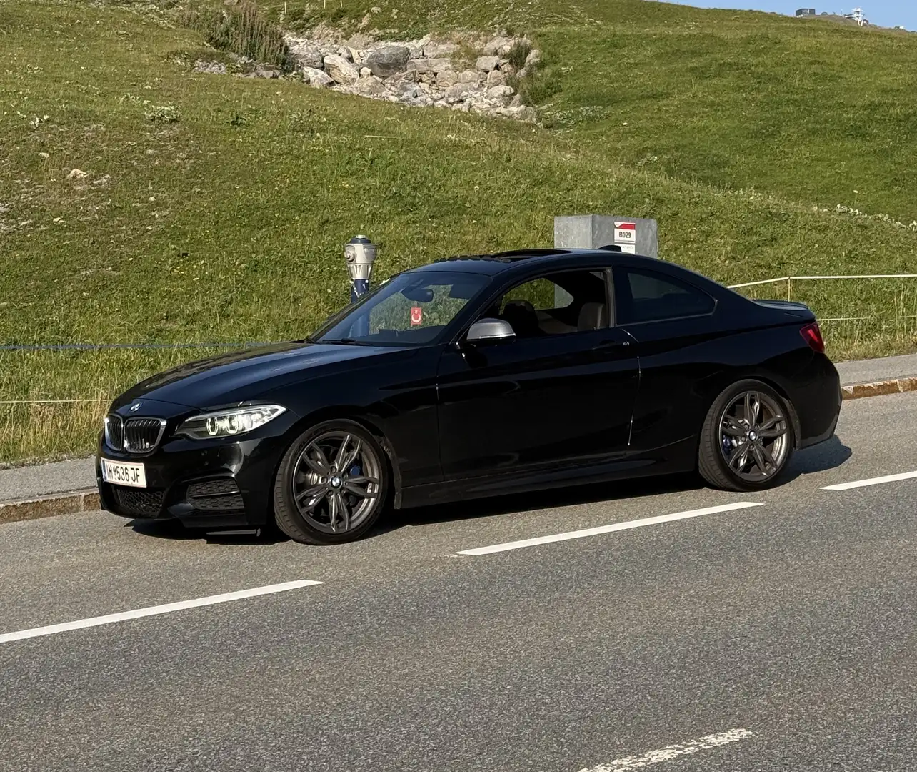 BMW 235 M235i Coupé xDrive Aut. *GSD*H/K*KEYLESS*LHZ* Schwarz - 1