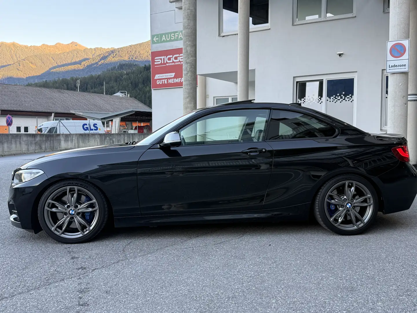 BMW 235 M235i Coupé xDrive Aut. Vollausstattung *GSD*H/K*KEYLESS*LHZ*PROF-NAV* Schwarz - 2