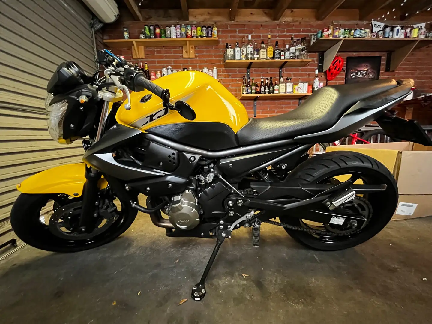 Yamaha XJ 6 Amarillo - 2