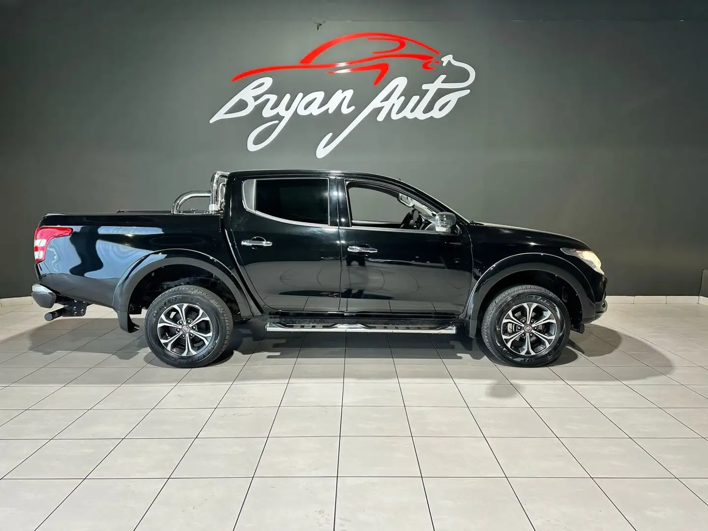 Fiat Fullback 2.4 doppia cabina LX 4wd S&S Negru - 1