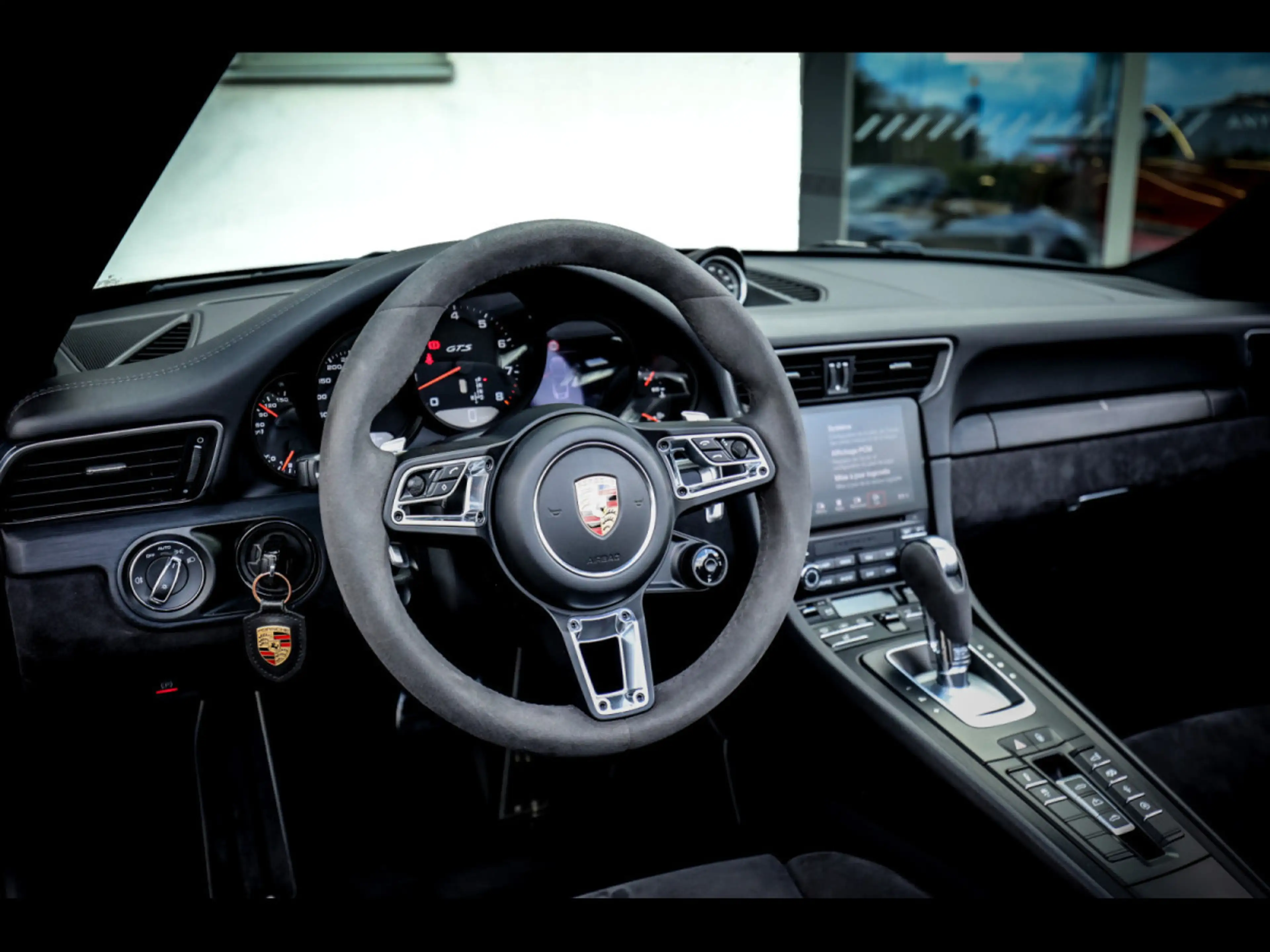 Porsche 911 991.2 CARRERA GTS CABRIOLET PDK°APPROVED 1/27°LIFT — photo 9