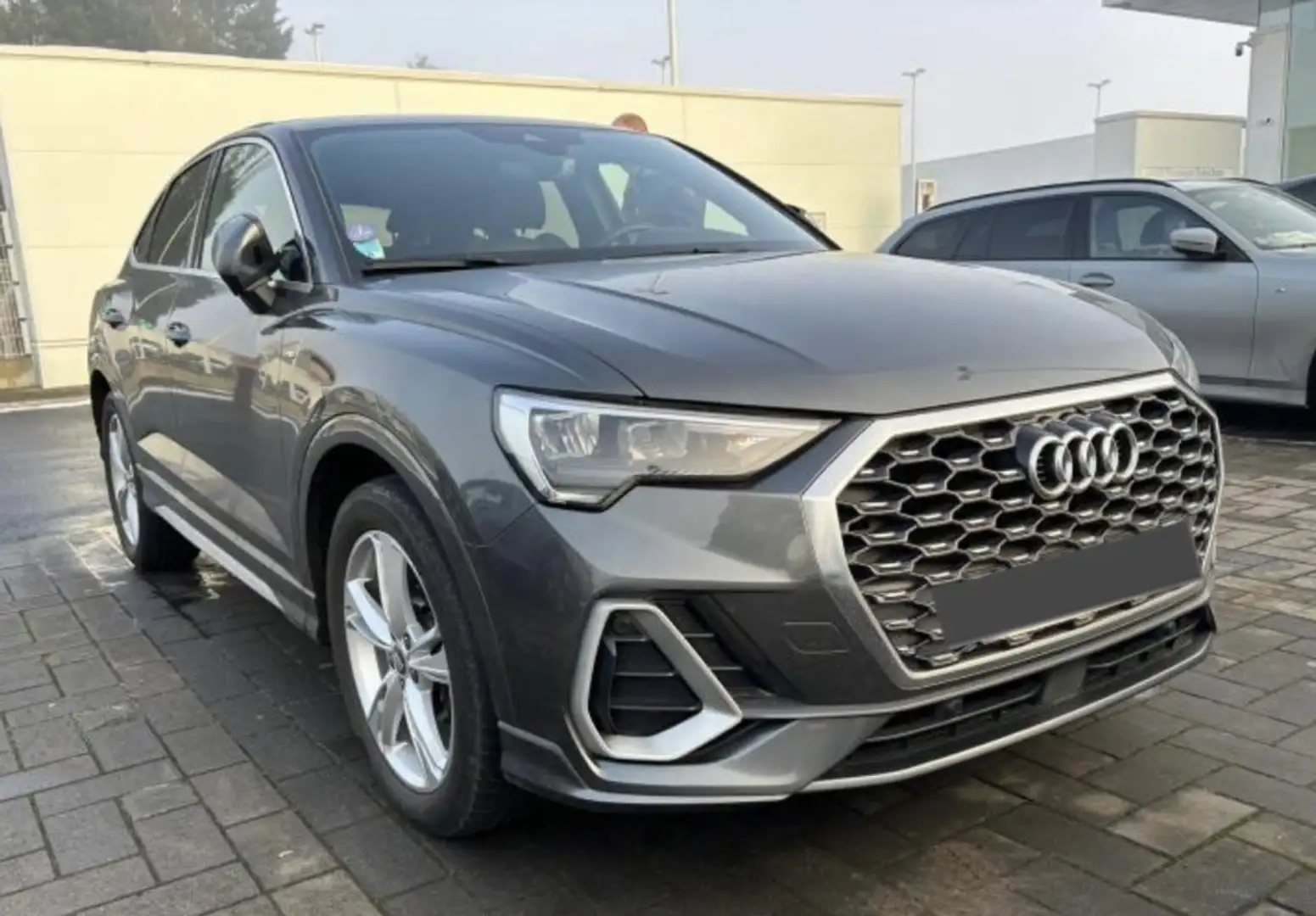 Audi Q3 Sportback 35 TFSI S line S tronic Garantie 12 mois Gris - 1