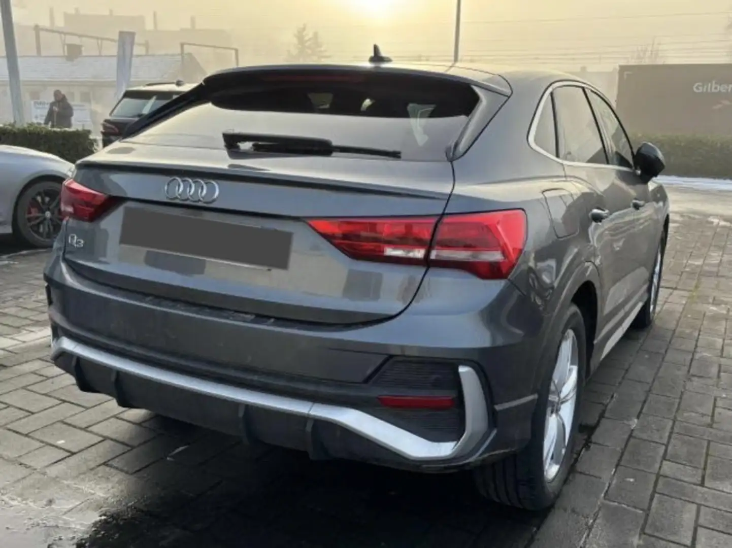 Audi Q3 Sportback 35 TFSI S line S tronic Garantie 12 mois Gris - 2