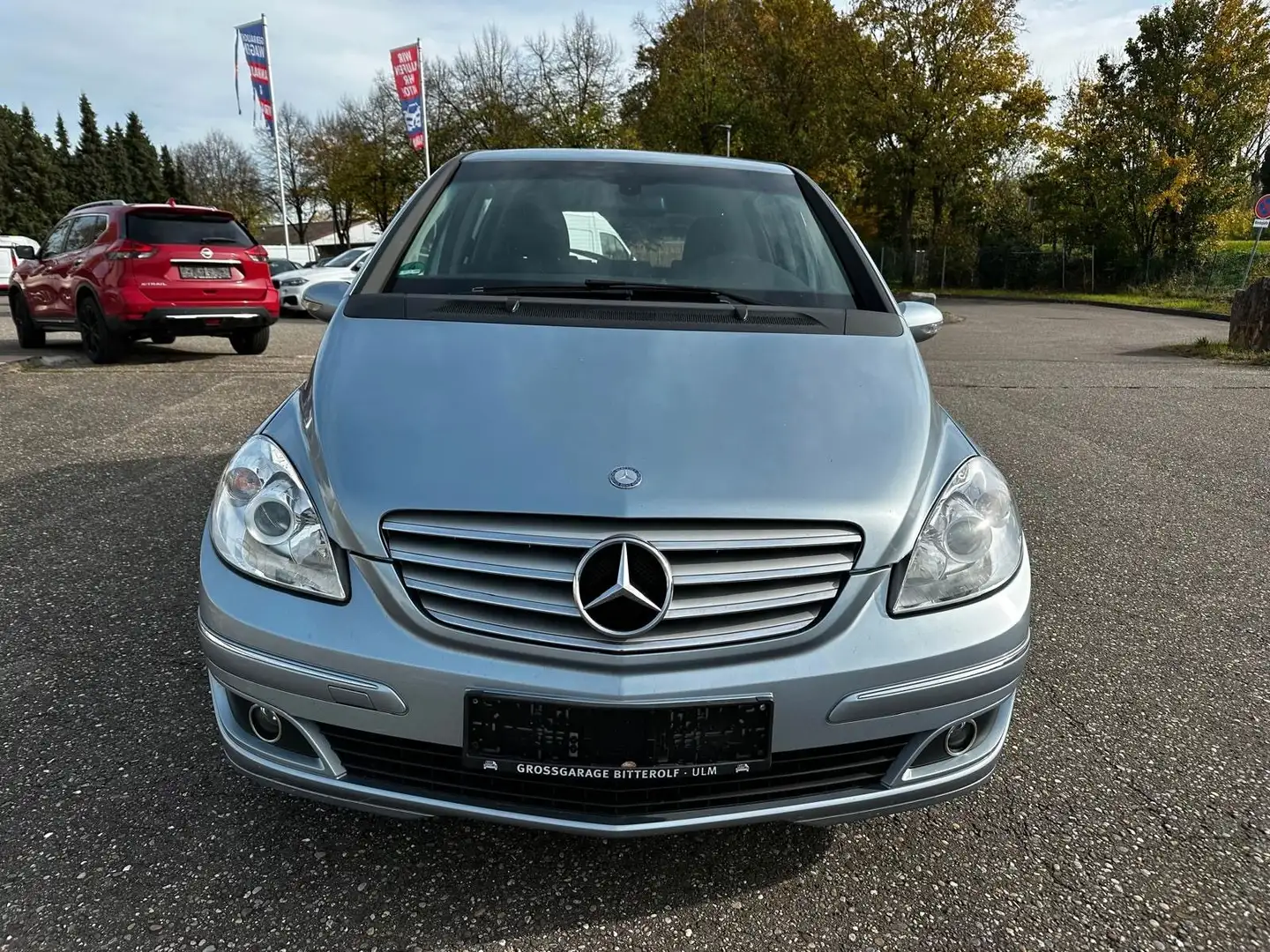 Mercedes-Benz B 200 B-Klasse 200 AUTOMATIK Benzin TÜV 10/27 - 2