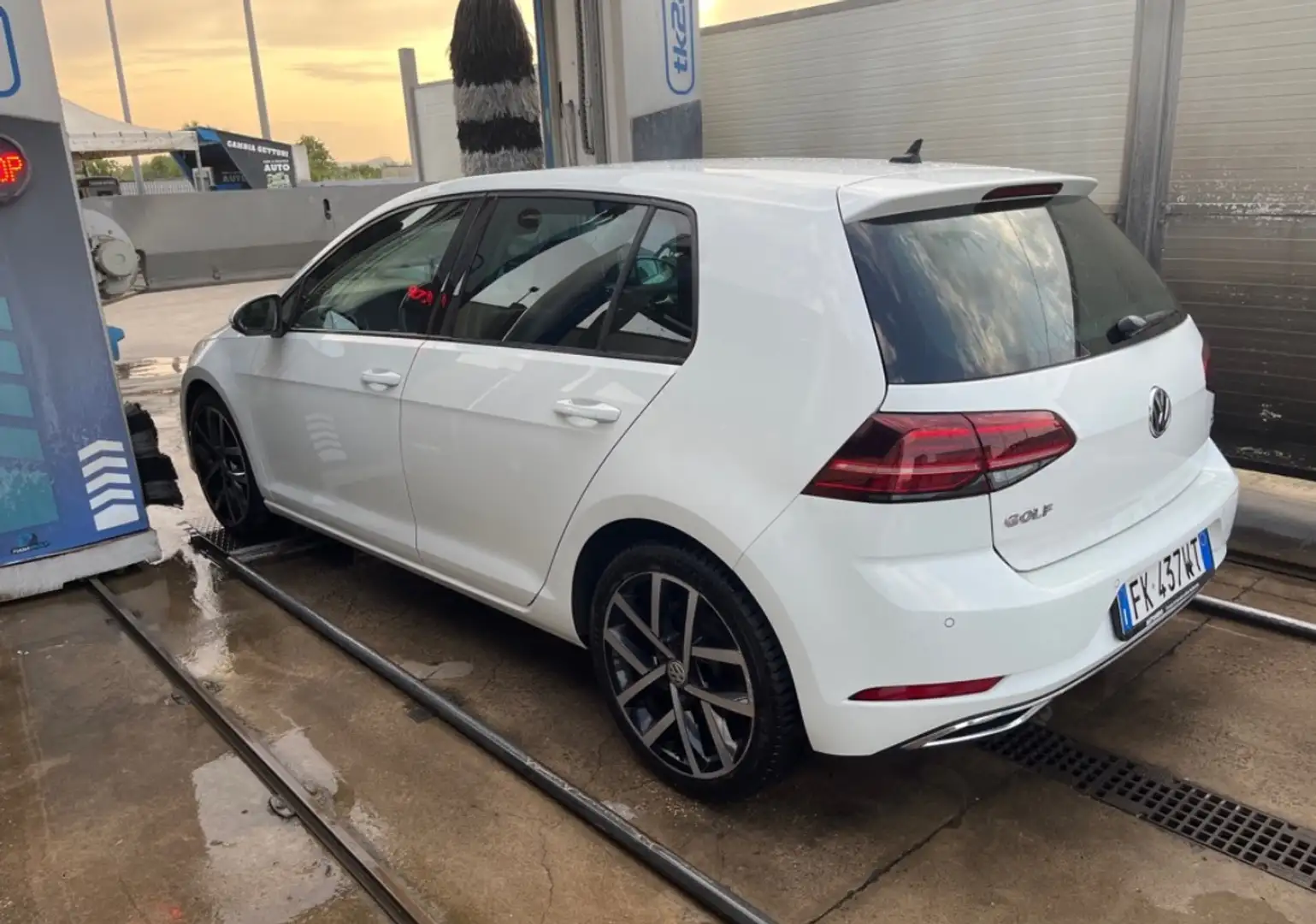 Volkswagen Golf 5p 1.6 tdi Highline 115cv - 2