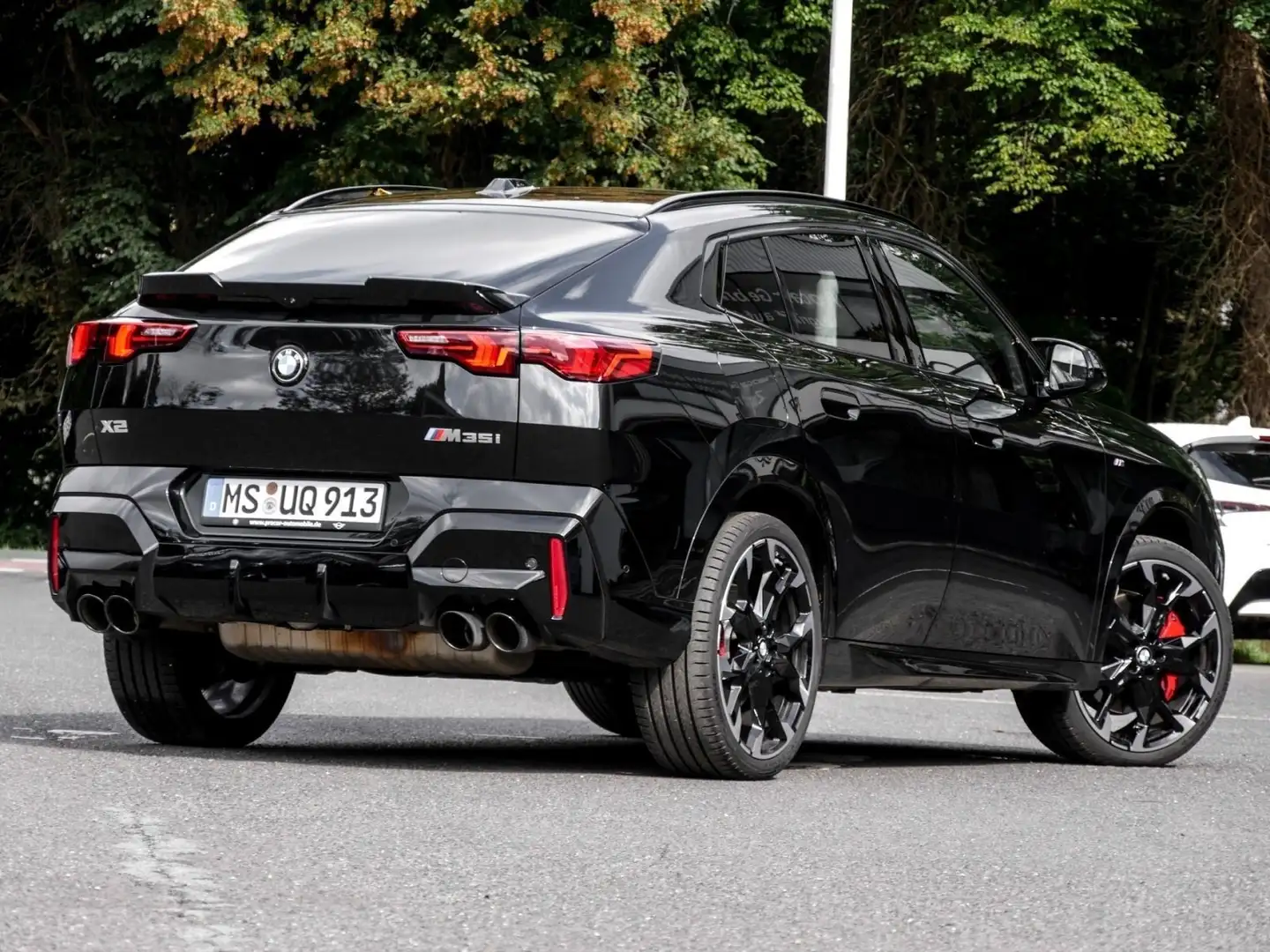 BMW X2 M 35i xDrive M Sport+HUD+PANO+PA+DA+H/K+NAVI+LED+uvm Schwarz - 2