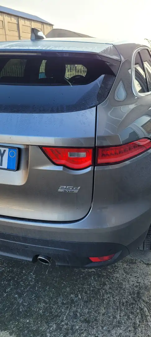Jaguar F-Pace PORTFOLIO Beige - 1