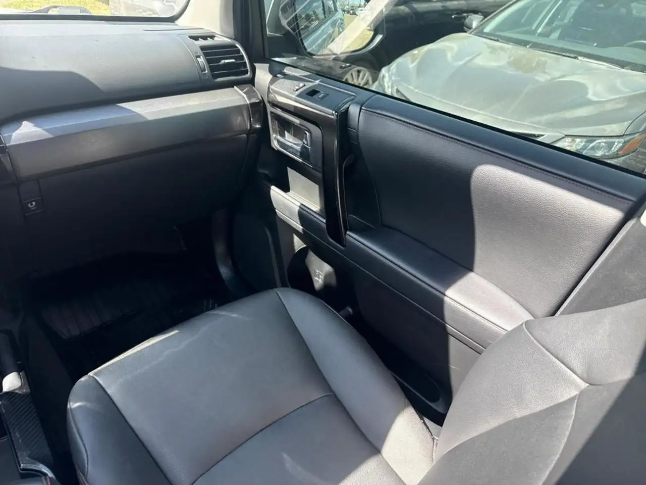 Toyota 4-Runner снимка Toyota 4-Runner