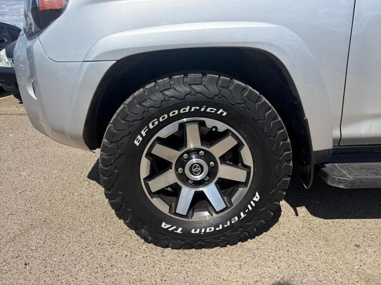 Toyota 4-Runner снимка Toyota 4-Runner