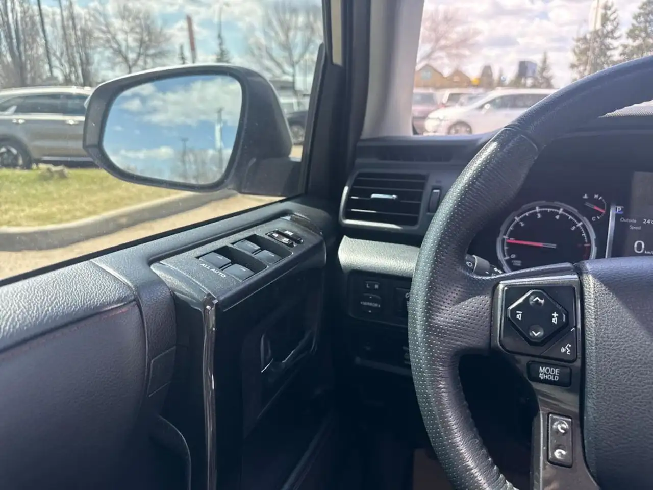 Toyota 4-Runner снимка Toyota 4-Runner