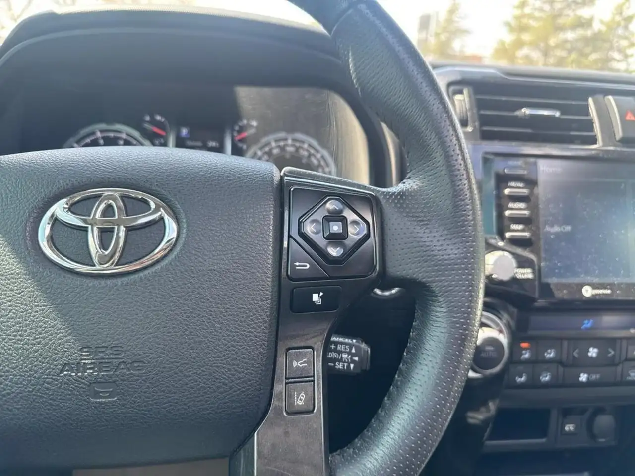Toyota 4-Runner снимка Toyota 4-Runner