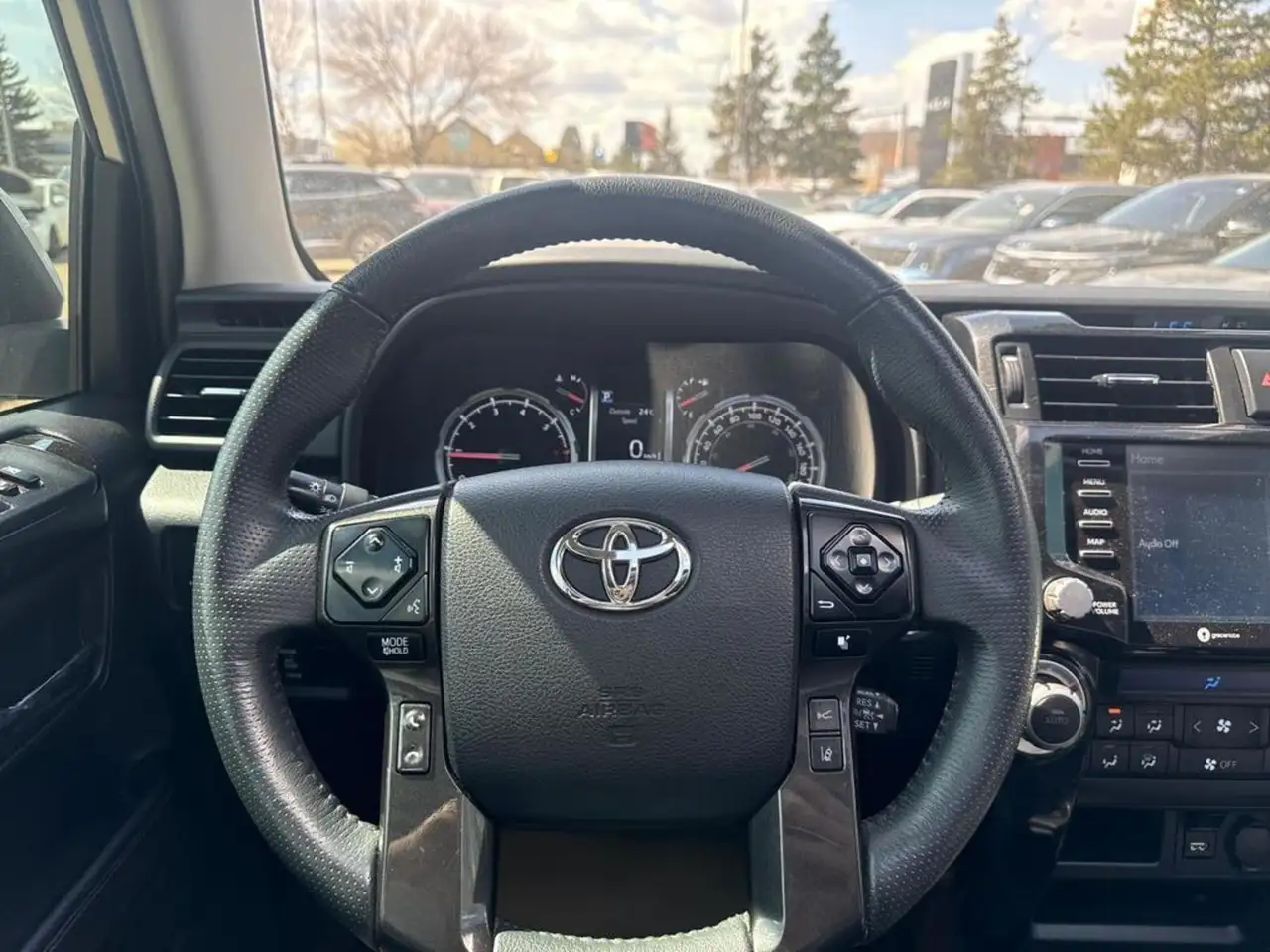 Toyota 4-Runner снимка Toyota 4-Runner