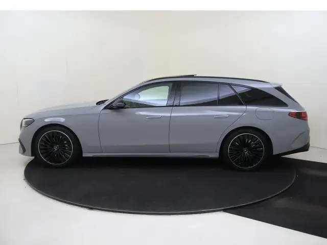 Mercedes-Benz E-Class view 8