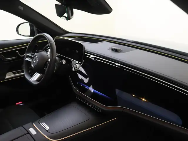 Mercedes-Benz E-Class view 5